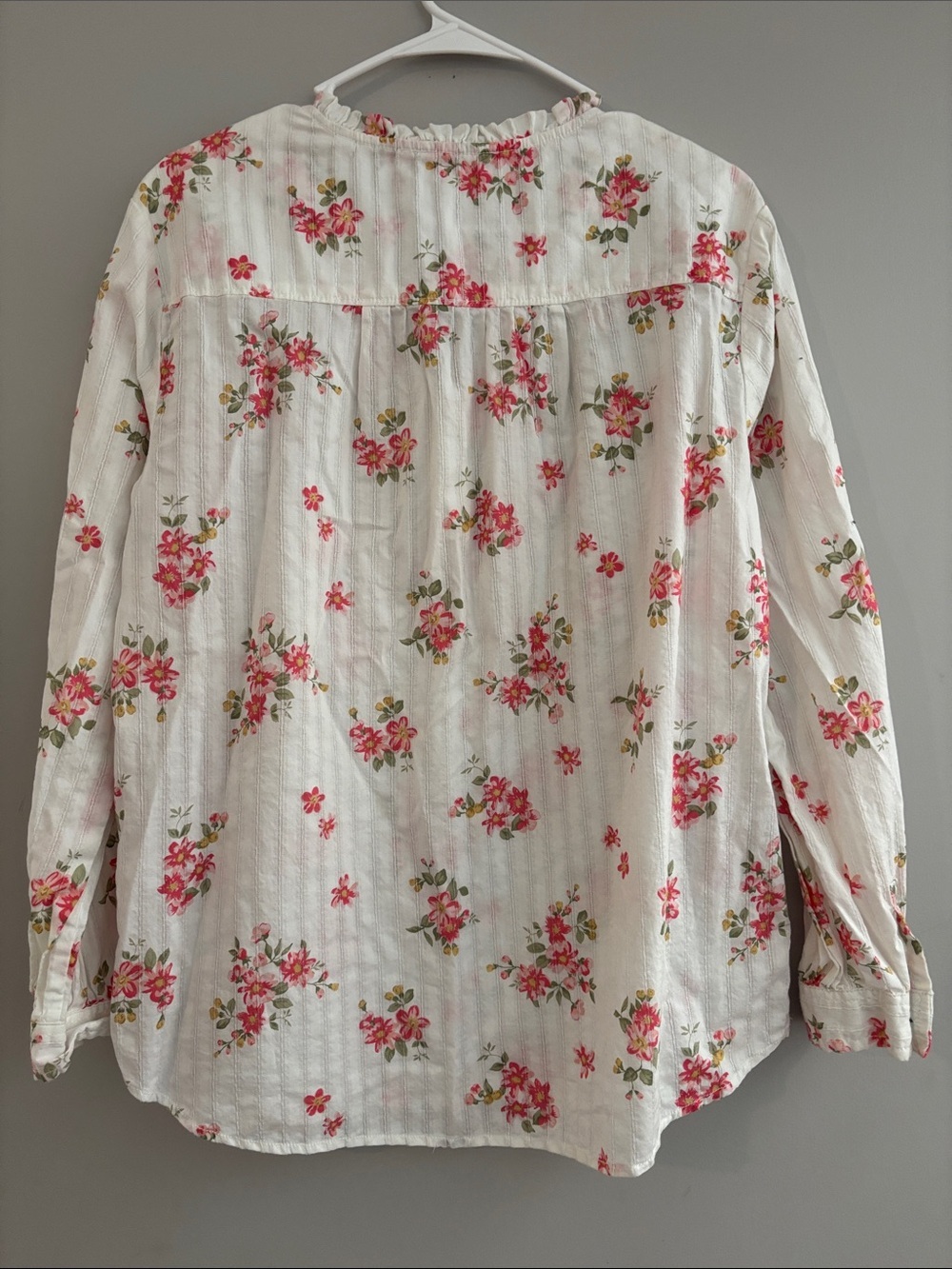 beachlunchlounge White Floral Ruffle-Neck Long-Sleeve Blouse - Picture 3 of 3